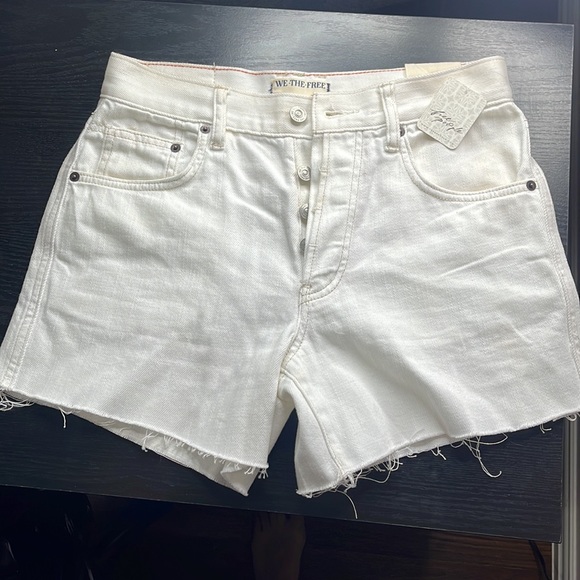 Brand- Free People - WE THE FREE COLLECTION- Ivy mid rise shorts / Size 26 - Picture 4 of 5